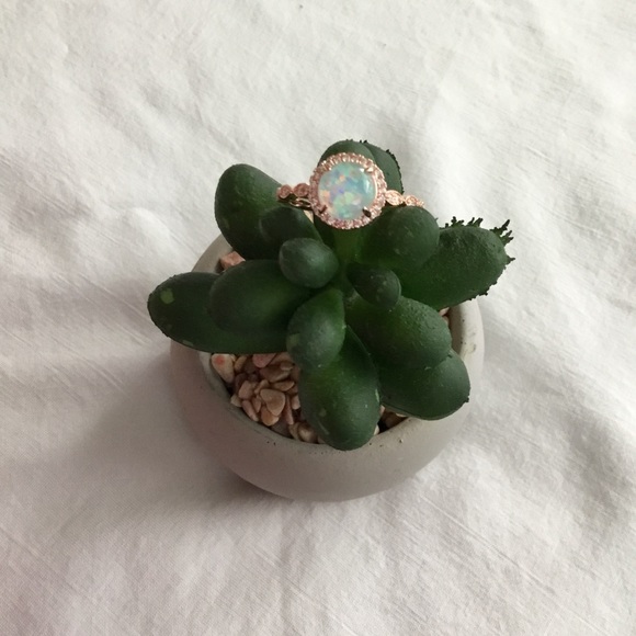 FASHION JEWELRY DIANTY ROUND RING - Picture 8 of 8